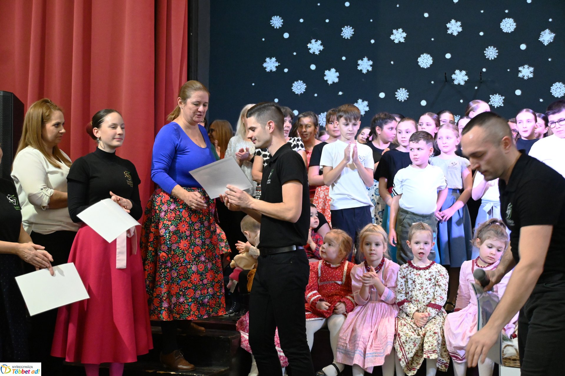 "Bethlehemi forgatag" - generációs karácsonyi ünnepség a Szabolcs Néptáncegyüttes szervezésében