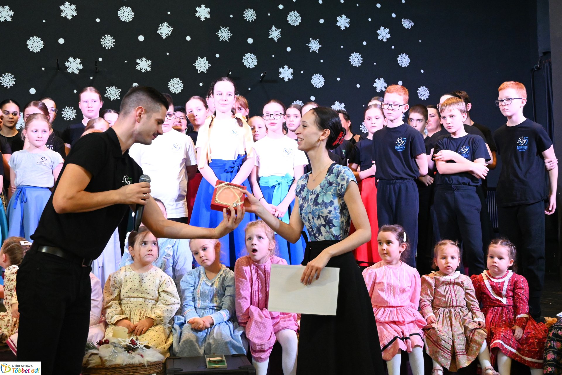 "Bethlehemi forgatag" - generációs karácsonyi ünnepség a Szabolcs Néptáncegyüttes szervezésében