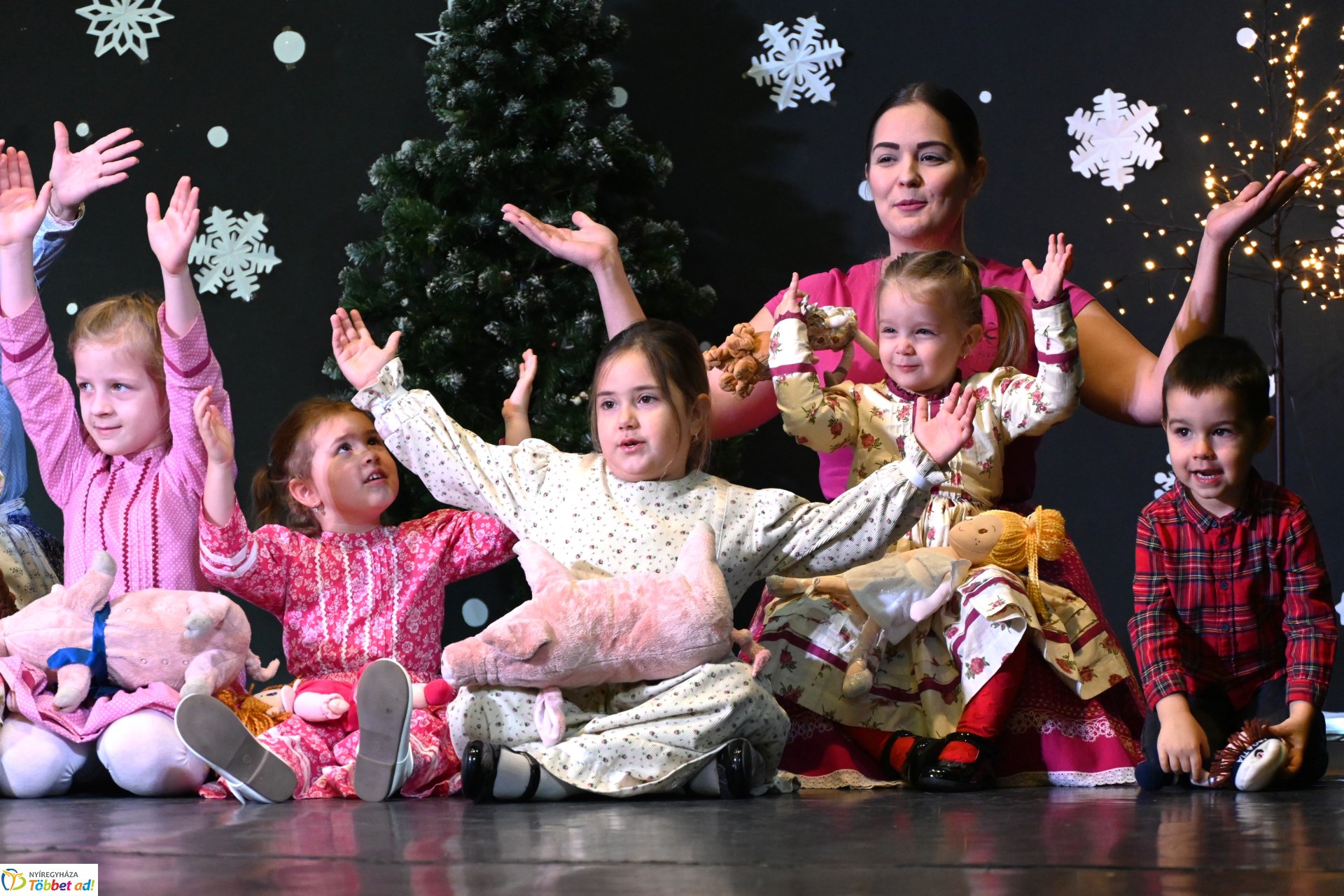 "Bethlehemi forgatag" - generációs karácsonyi ünnepség a Szabolcs Néptáncegyüttes szervezésében