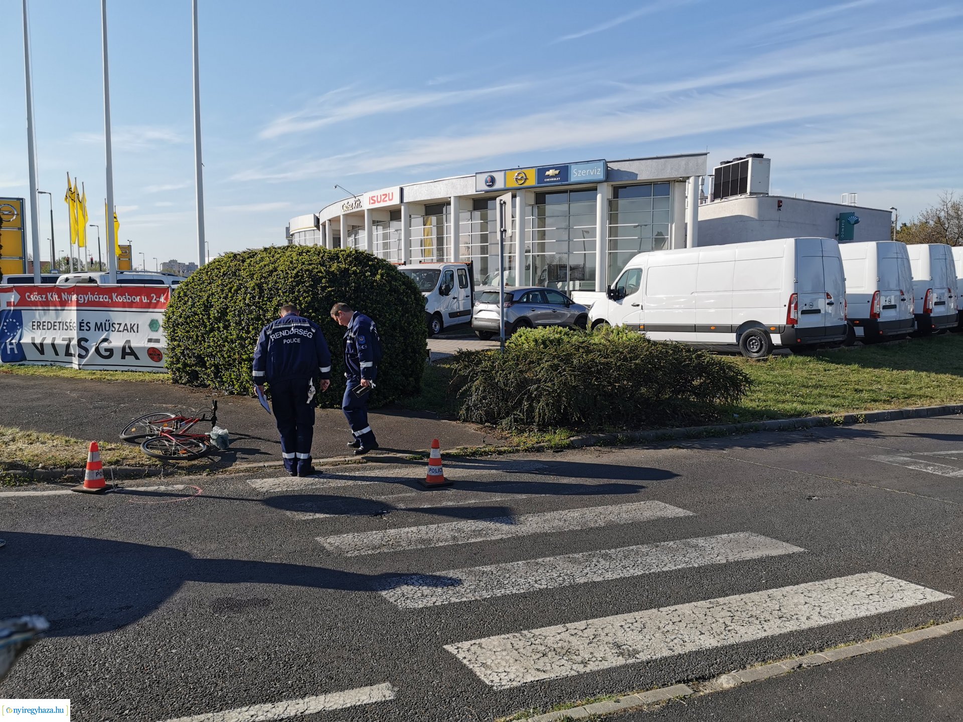 Biciklis és autós ütközött