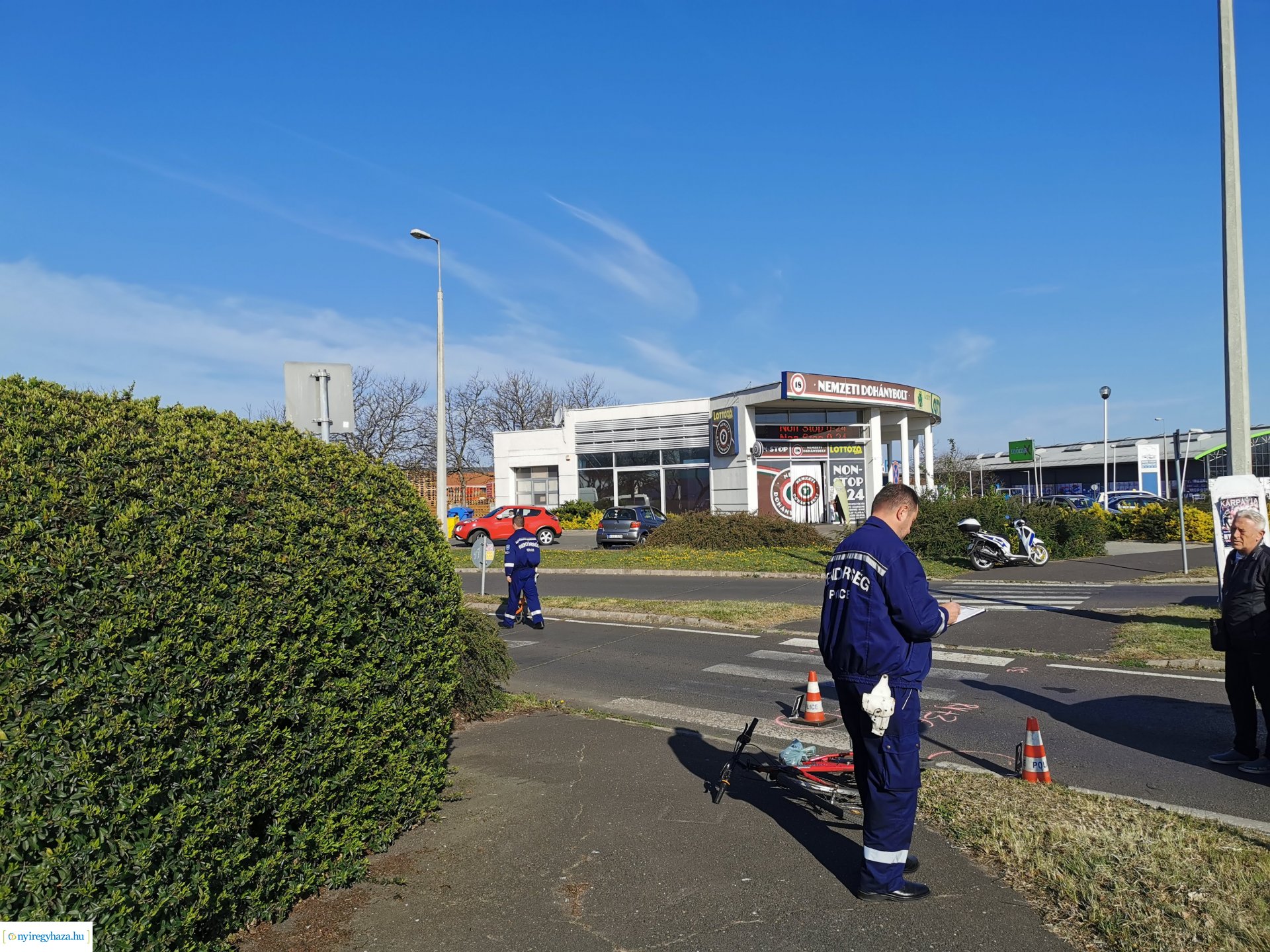 Biciklis és autós ütközött