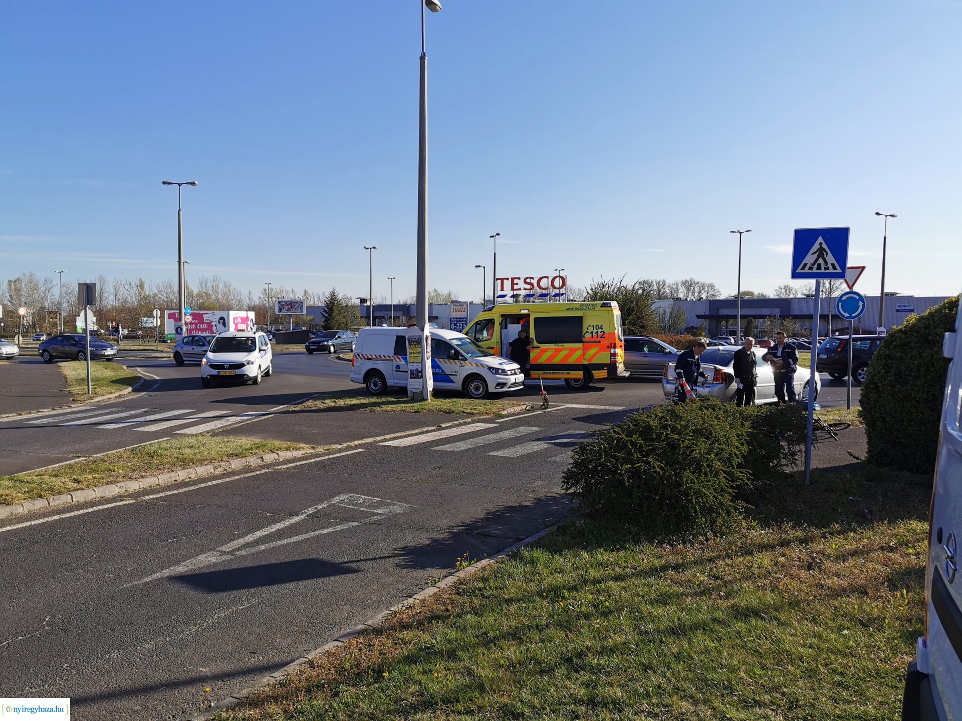 Biciklis és autós ütközött