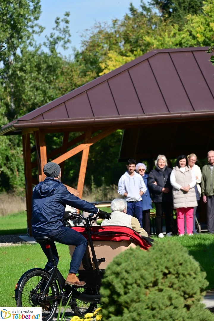 Biciklivel kortalanul Magyarország Sóstón 2025