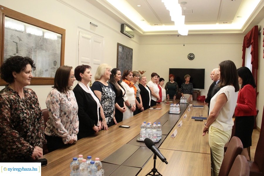 Bírósági ülnökök eskütétele