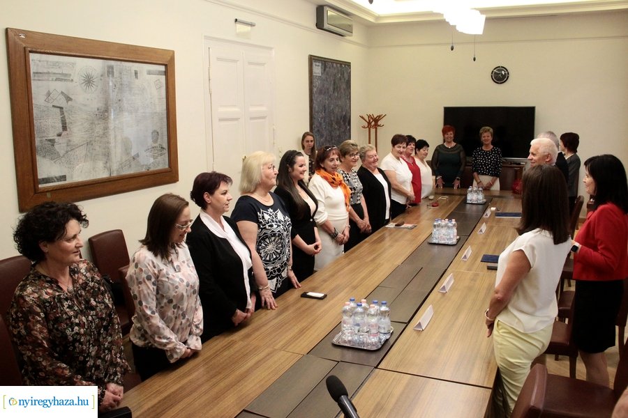 Bírósági ülnökök eskütétele