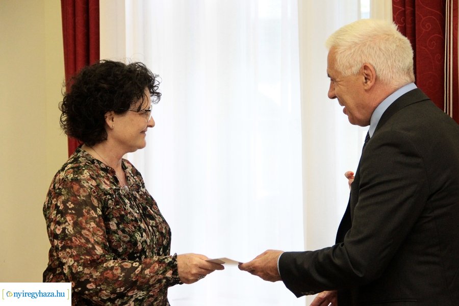 Bírósági ülnökök eskütétele