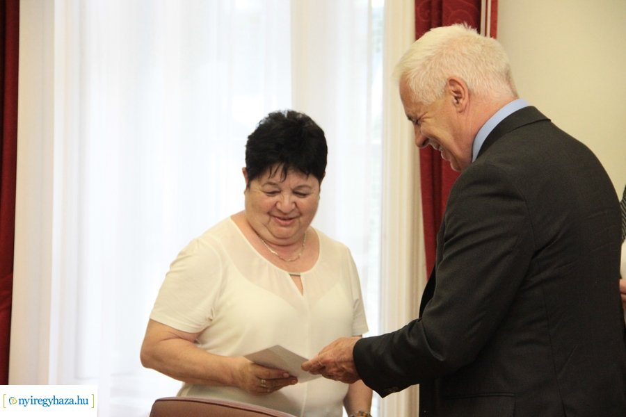 Bírósági ülnökök eskütétele