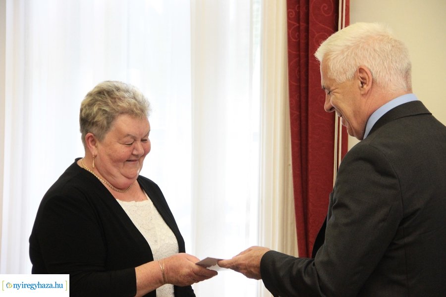 Bírósági ülnökök eskütétele