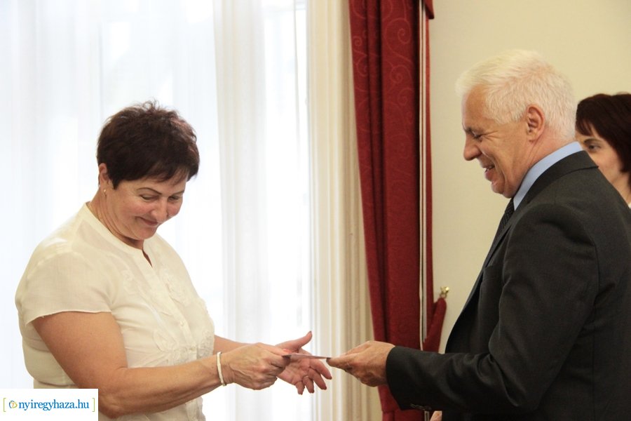 Bírósági ülnökök eskütétele