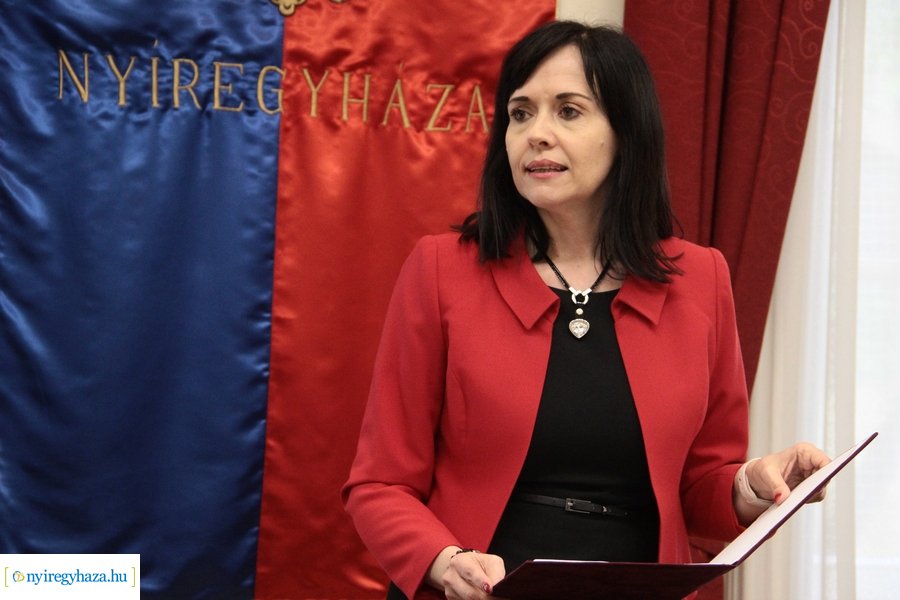 Bírósági ülnökök eskütétele