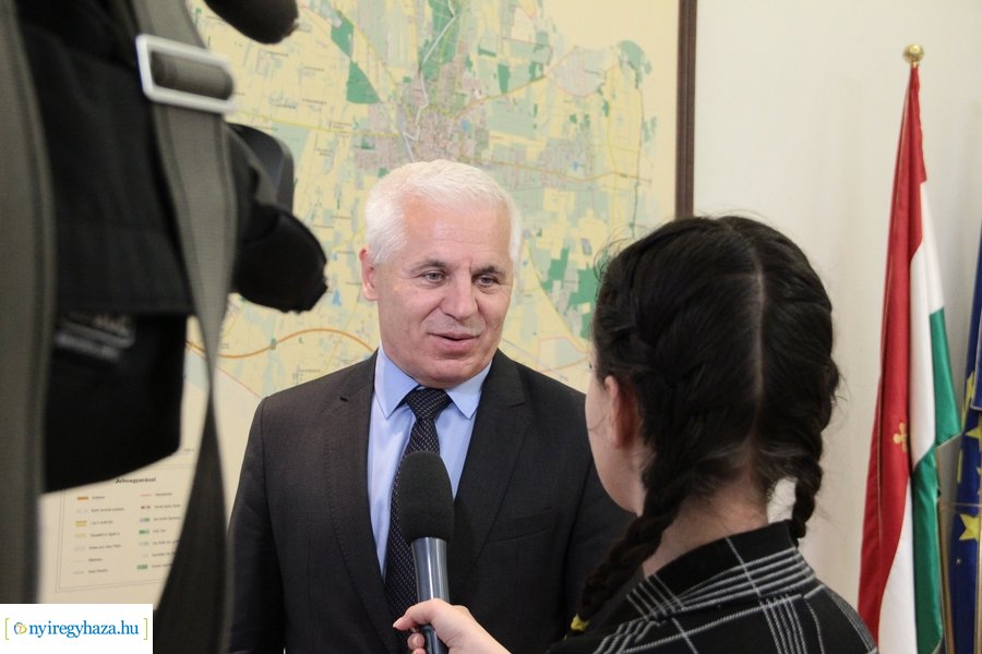 Bírósági ülnökök eskütétele