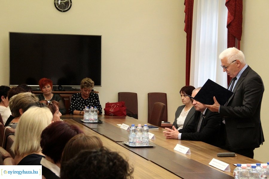 Bírósági ülnökök eskütétele