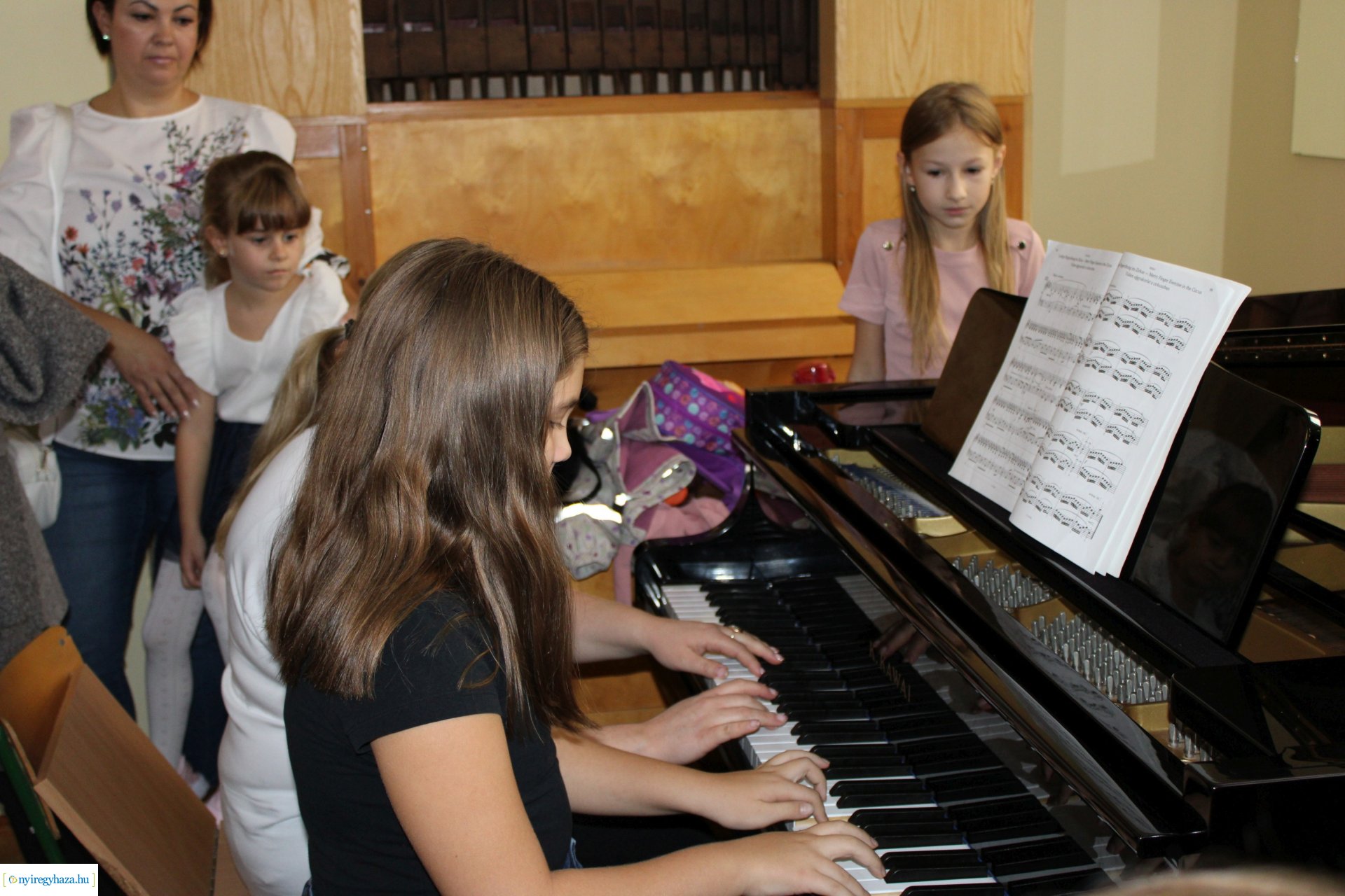 Bodzanéne Versmondó Verseny és Rajzpályázat 