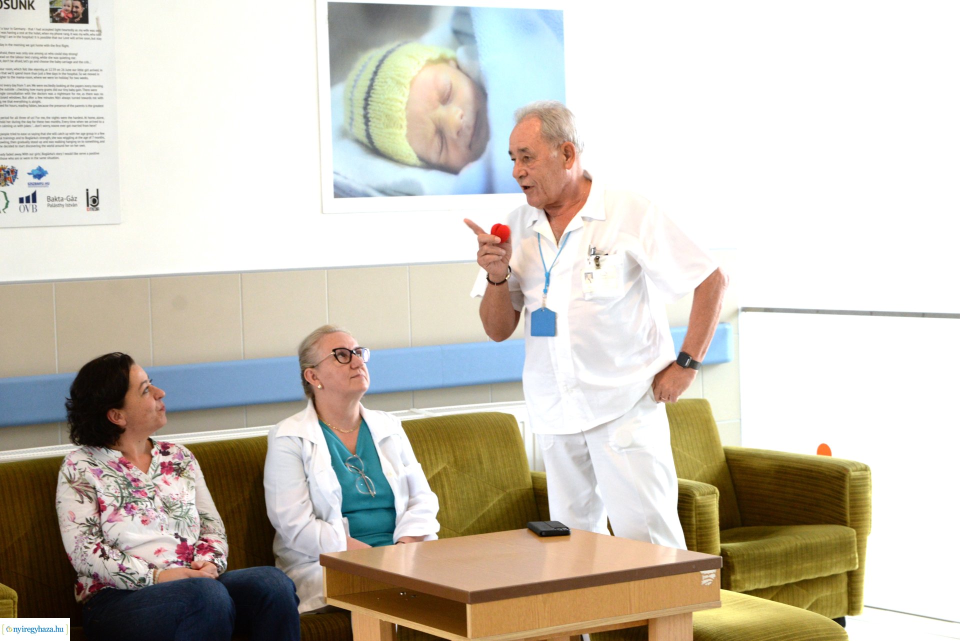 Bohócdoktori vizit a Nyíregyházi Jósa András Tagkórházban