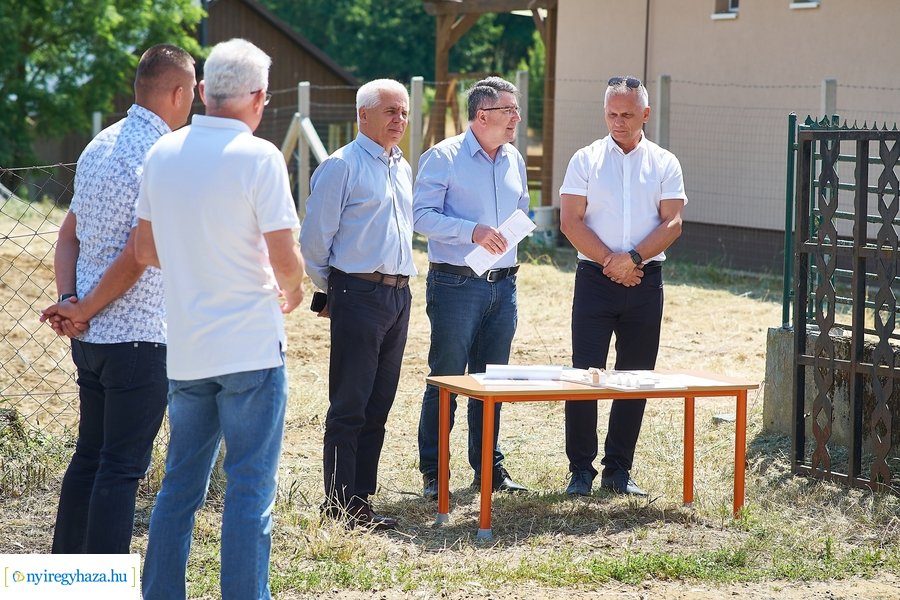 Bölcsőde épül Nyírszőlősön - sajtótájékoztató