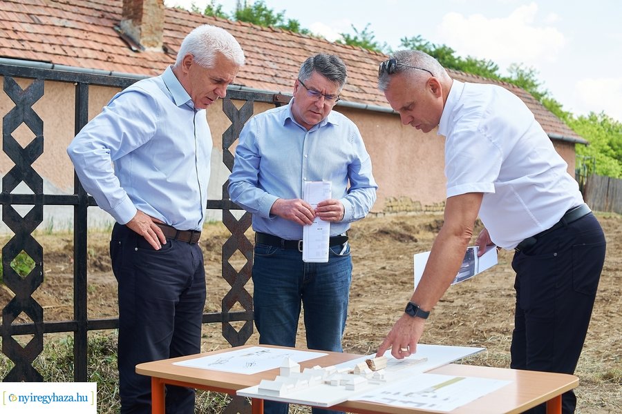 Bölcsőde épül Nyírszőlősön - sajtótájékoztató