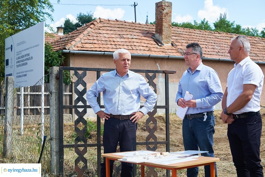 Bölcsőde épül Nyírszőlősön - sajtótájékoztató