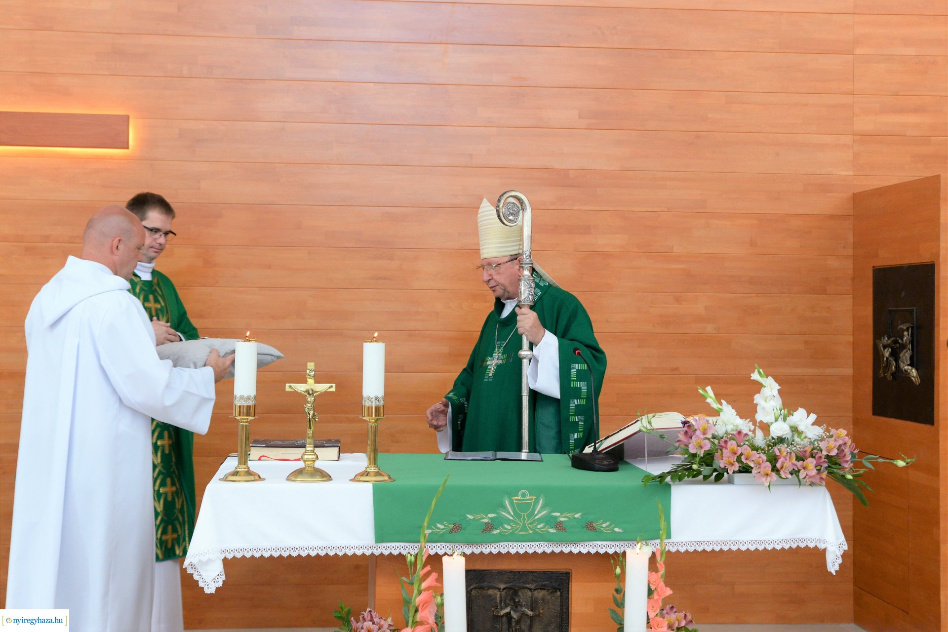 Borbányai Szent László Római Katolikus Plébáia - Csordás Gábor plébános beiktatása