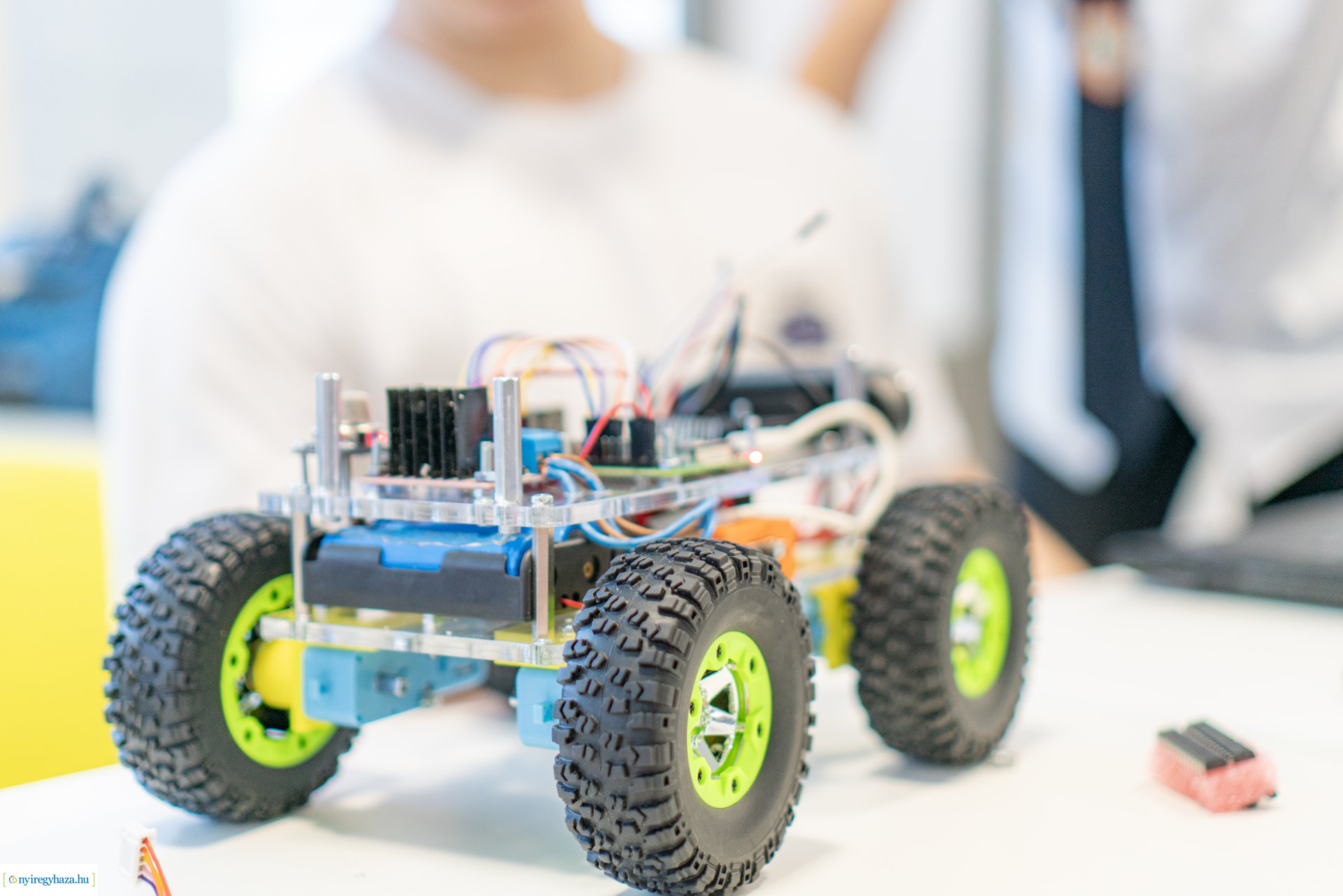 Bordeaux-i RoboCup23 nemzetközi versenyre készülnek a nyíregyházi fiatalok.