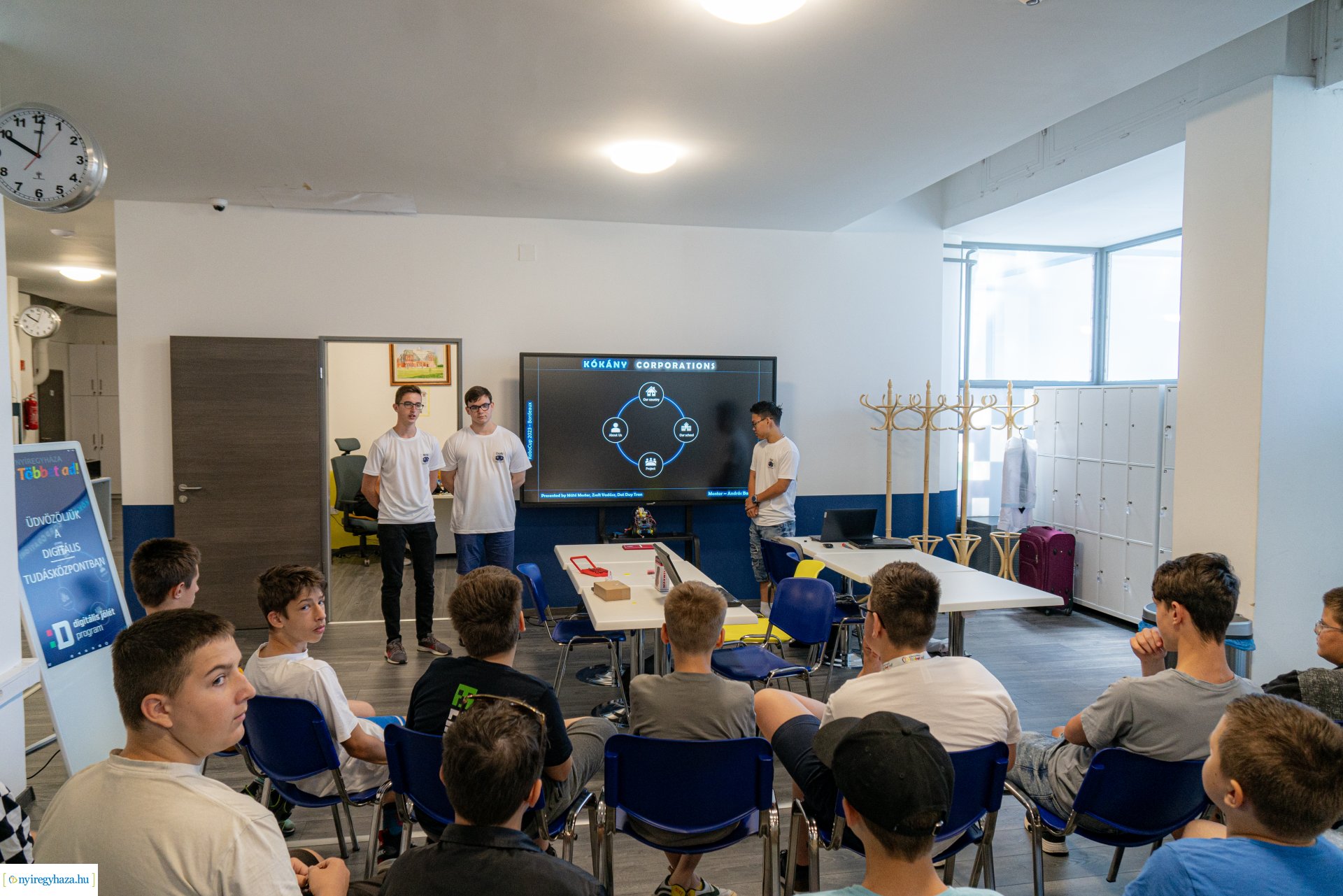 Bordeaux-i RoboCup23 nemzetközi versenyre készülnek a nyíregyházi fiatalok.