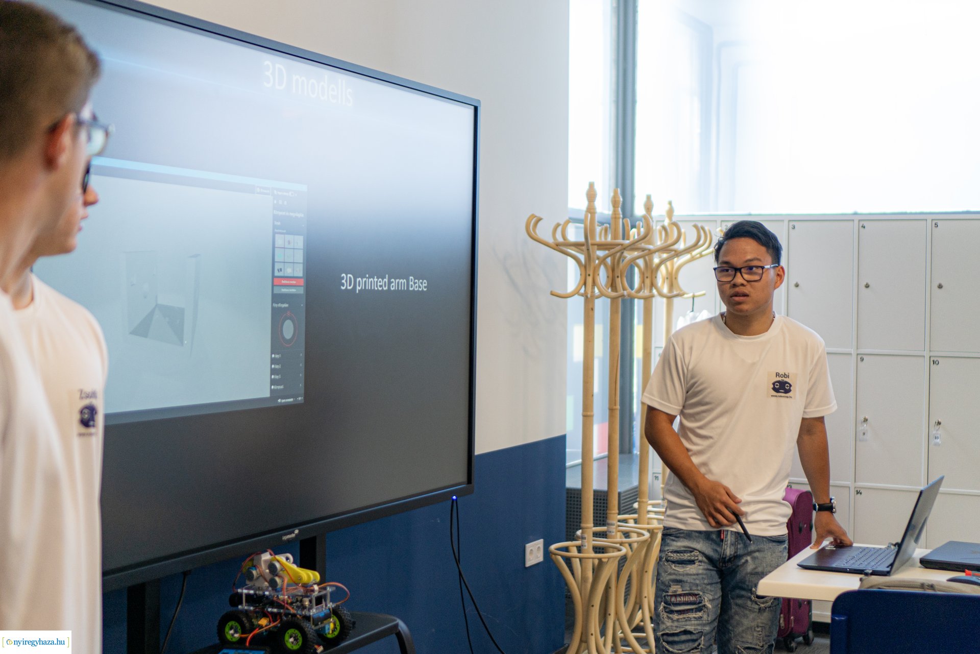 Bordeaux-i RoboCup23 nemzetközi versenyre készülnek a nyíregyházi fiatalok.