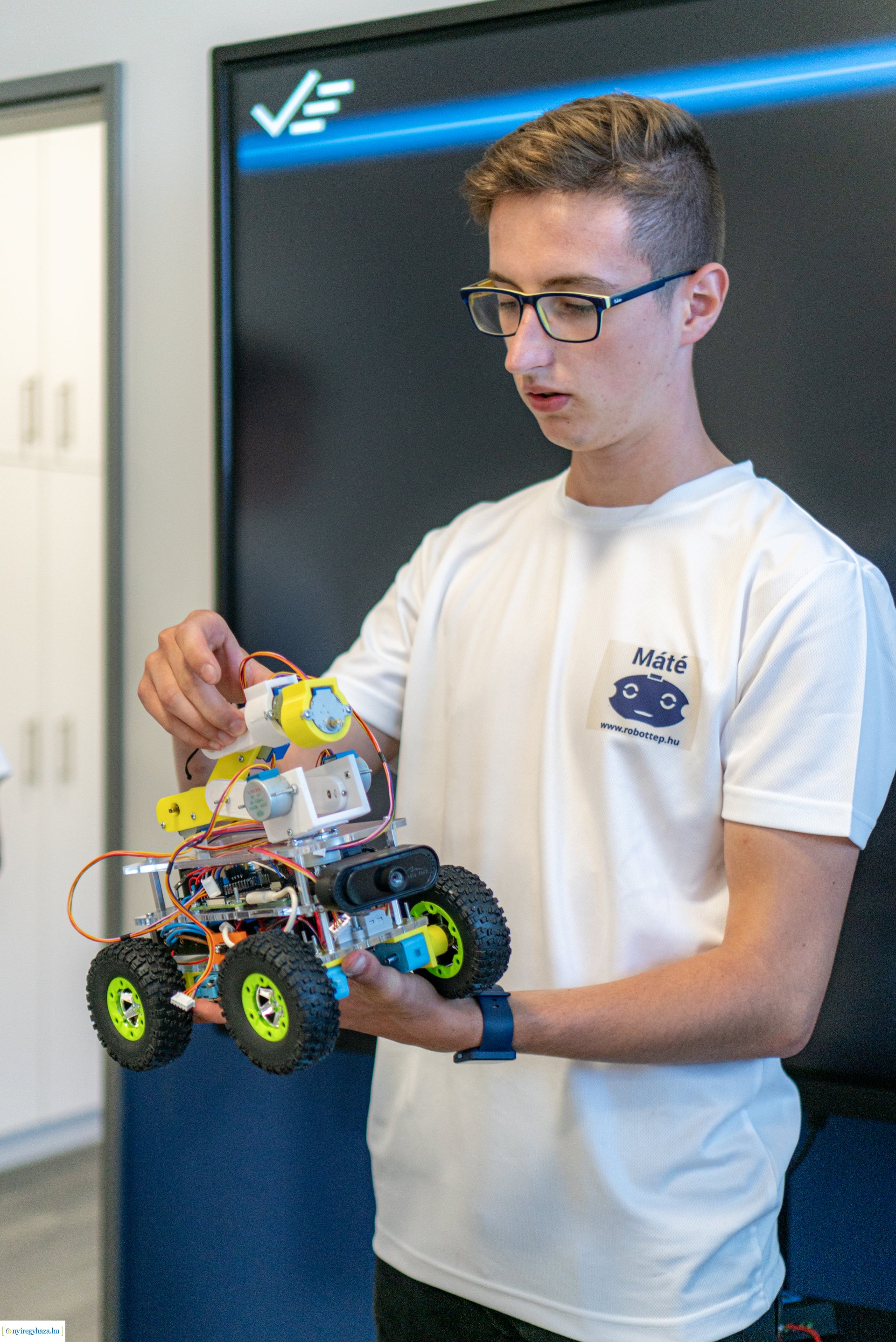 Bordeaux-i RoboCup23 nemzetközi versenyre készülnek a nyíregyházi fiatalok.