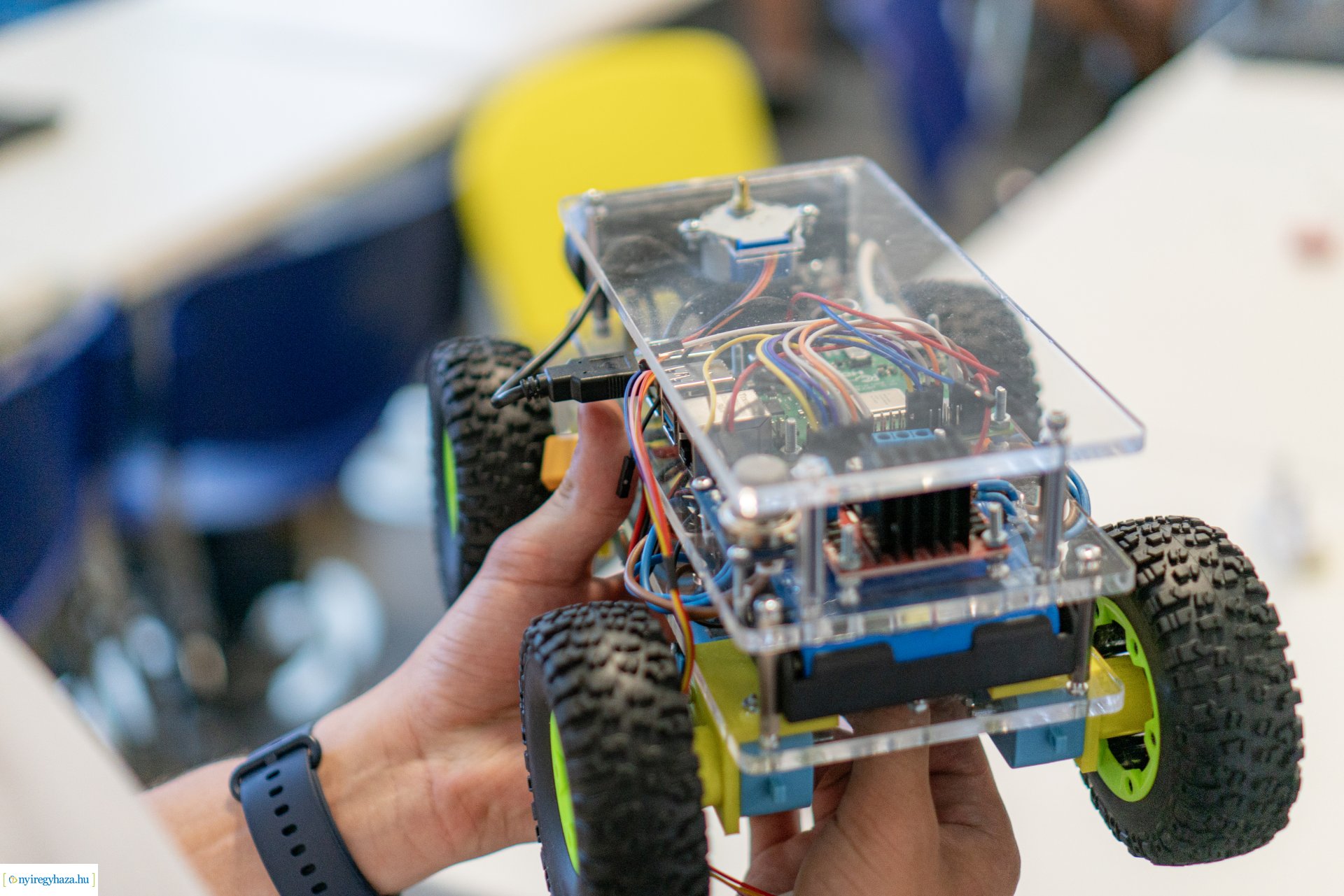 Bordeaux-i RoboCup23 nemzetközi versenyre készülnek a nyíregyházi fiatalok.