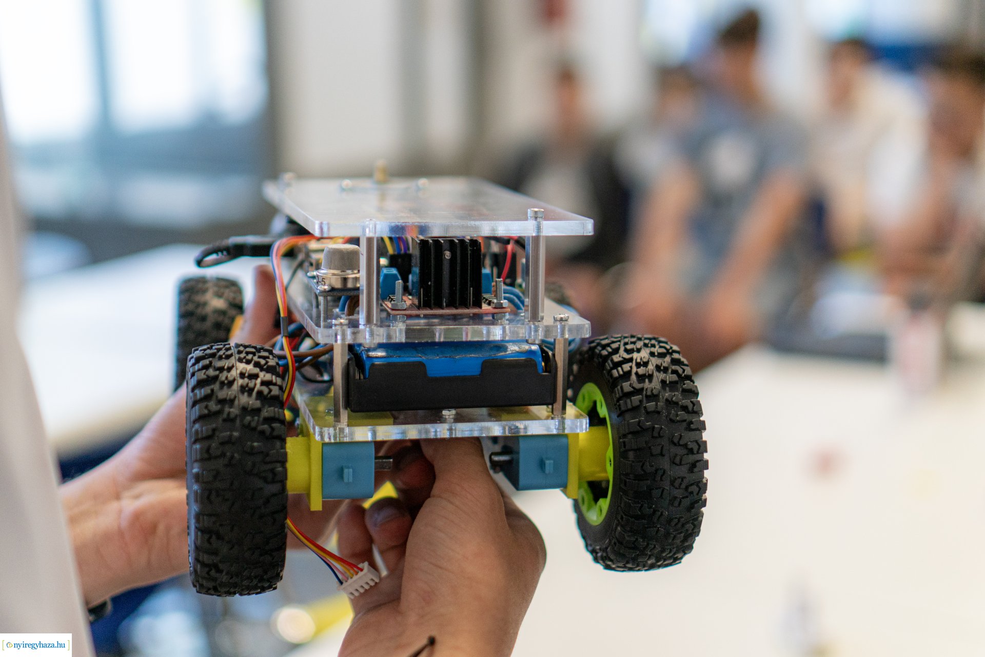 Bordeaux-i RoboCup23 nemzetközi versenyre készülnek a nyíregyházi fiatalok.