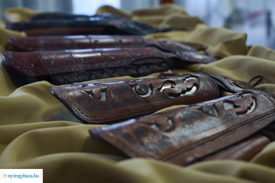 Bőrműves kiállítás a Kállay Házban