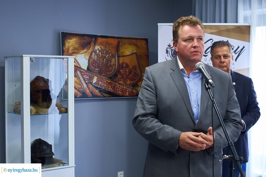 Bőrműves kiállítás a Kállay Házban