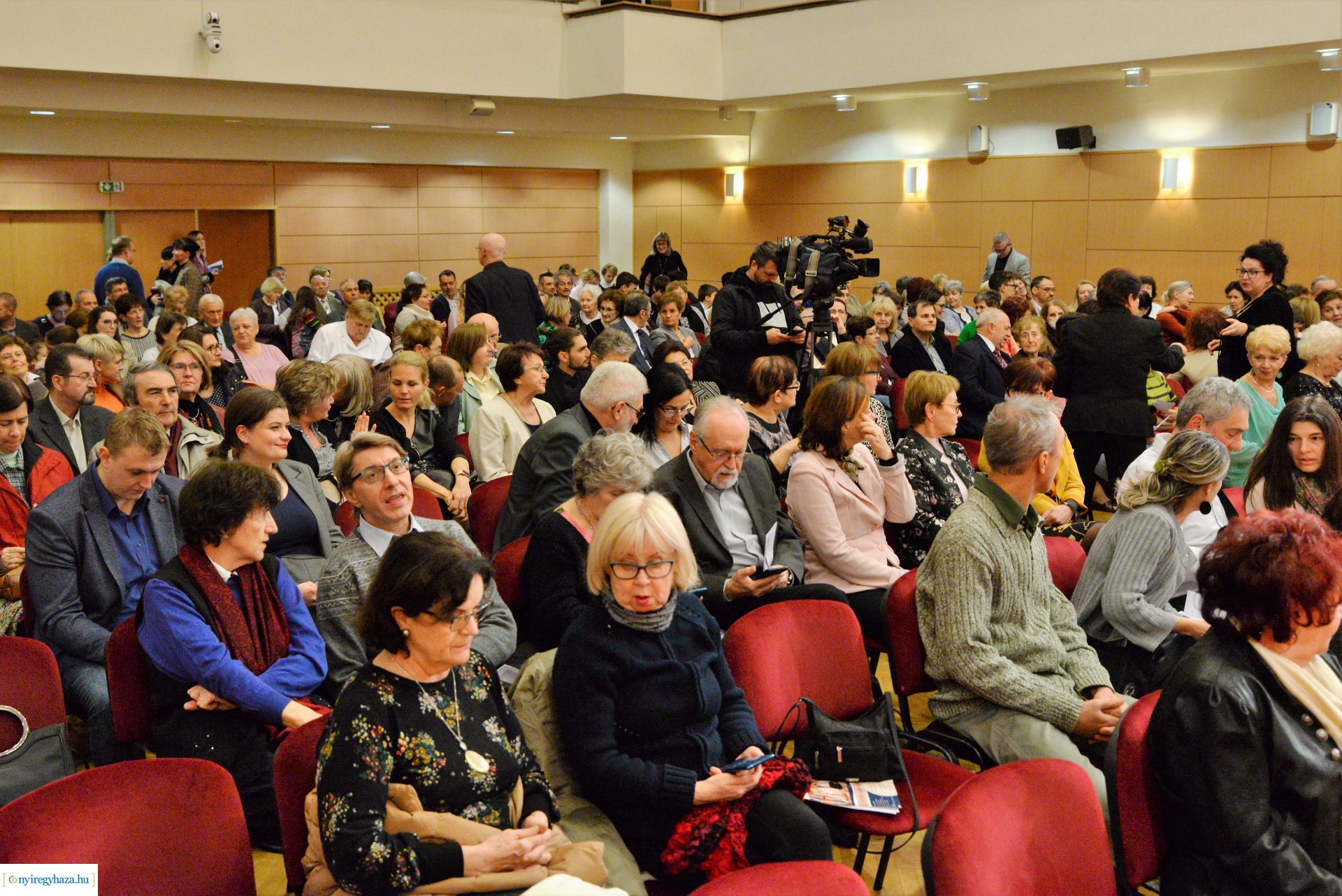 Boros Misi zongoraestje