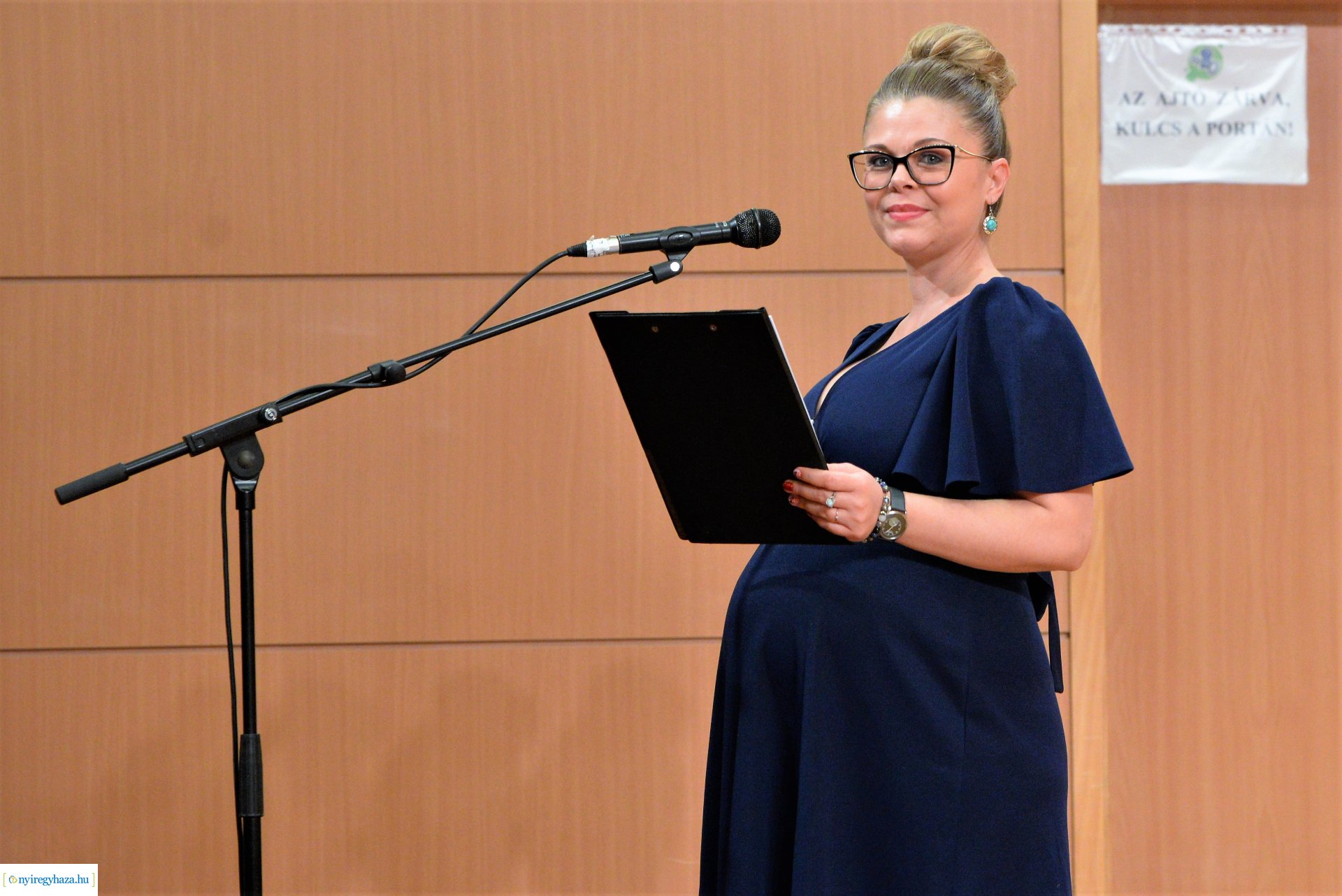 Boros Misi zongoraestje