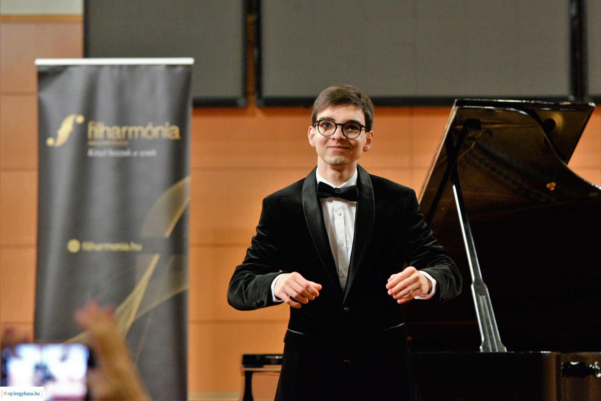 Boros Misi zongoraestje