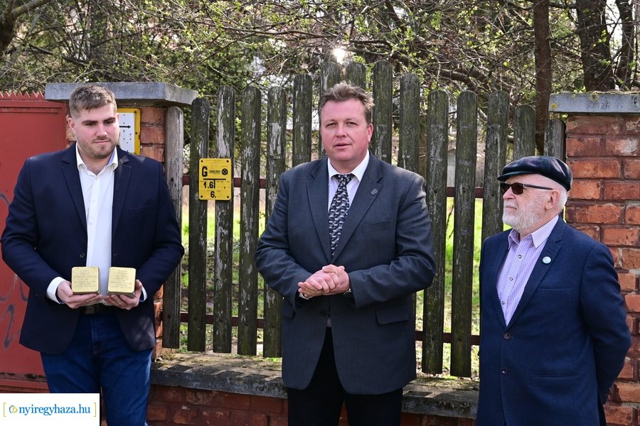 Botlató kő a Bujtos utcán