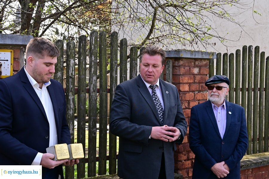 Botlató kő a Bujtos utcán