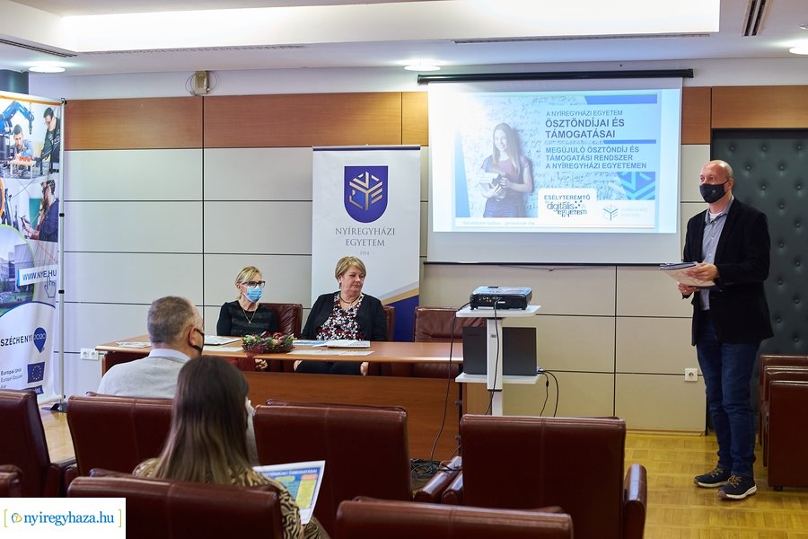 Bővülő ösztöndíjak az egyetemen