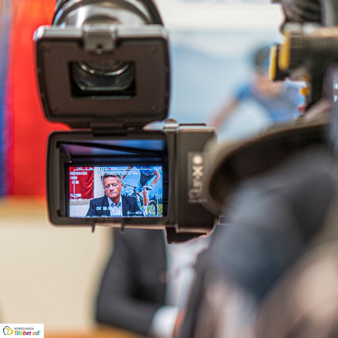 BRINGAVÁROS 7.1  Sajtótájékoztató 