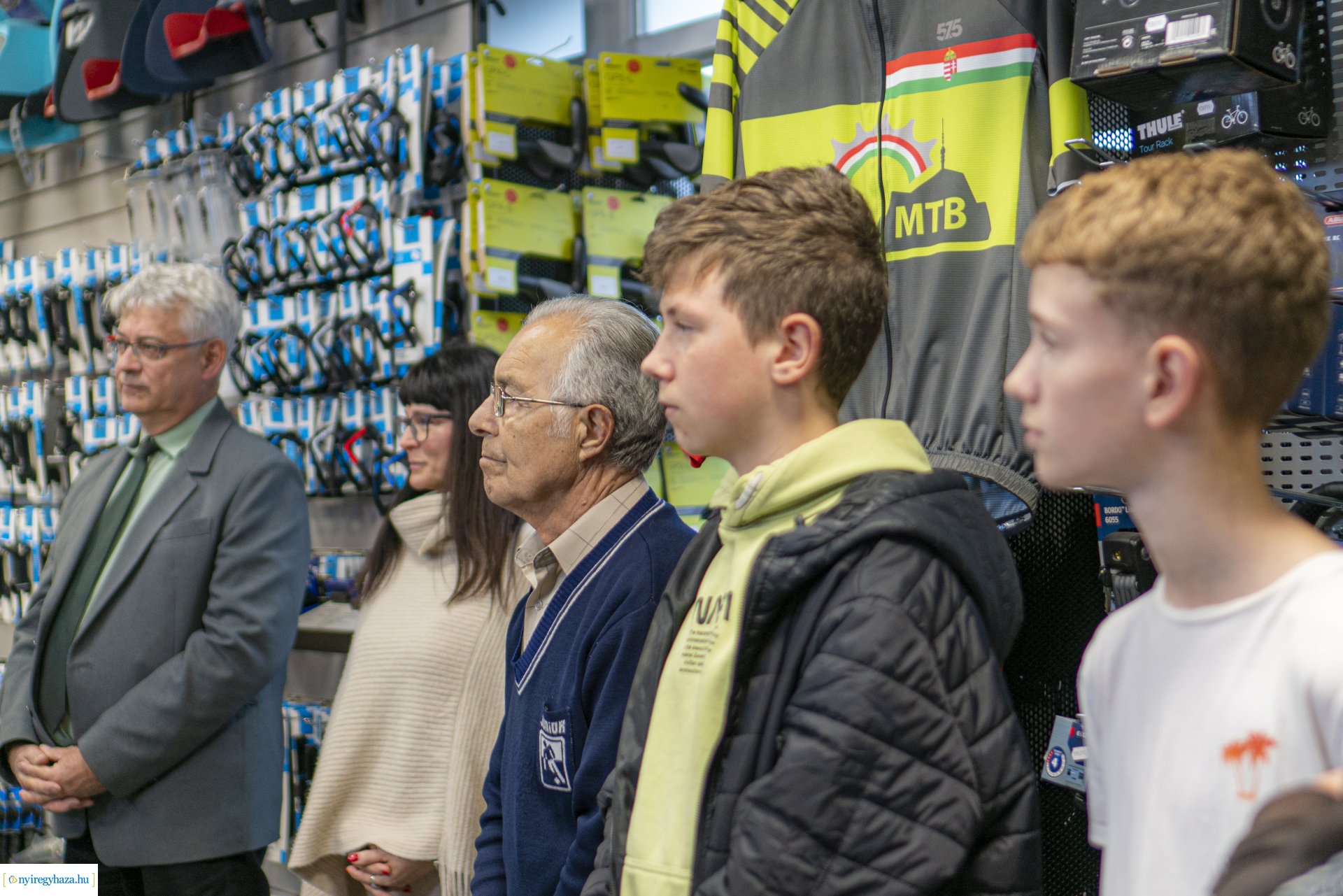 Bringaváros díjátadó a Bringa Sziget üzletében