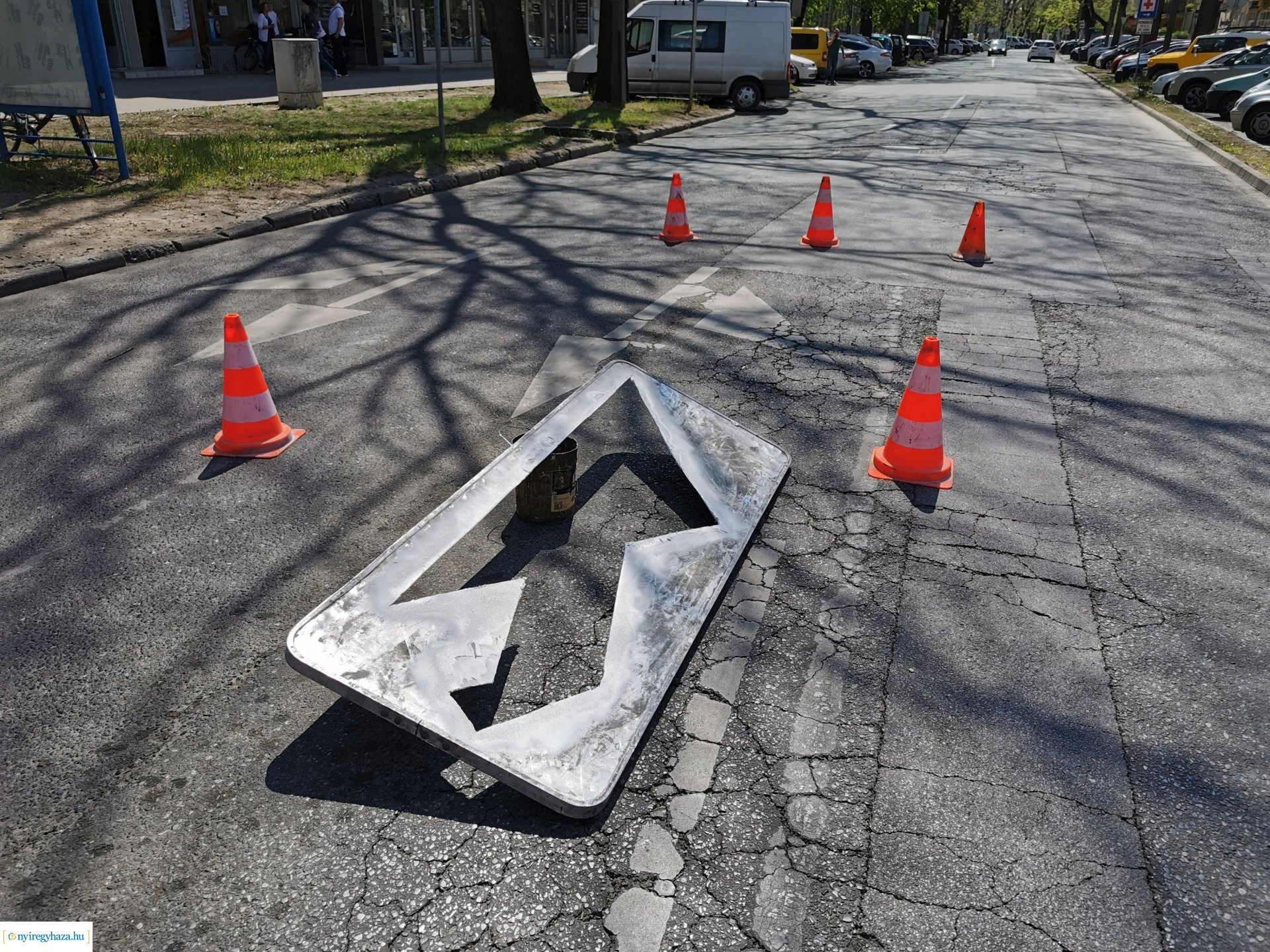 Burkolati jelek festése Szarvas utca
