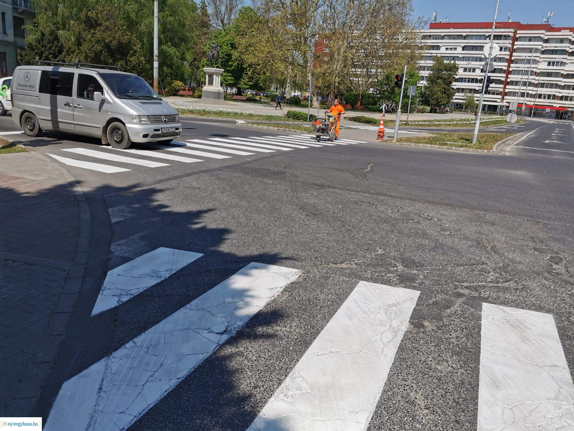 Burkolati jelek festése Szarvas utca