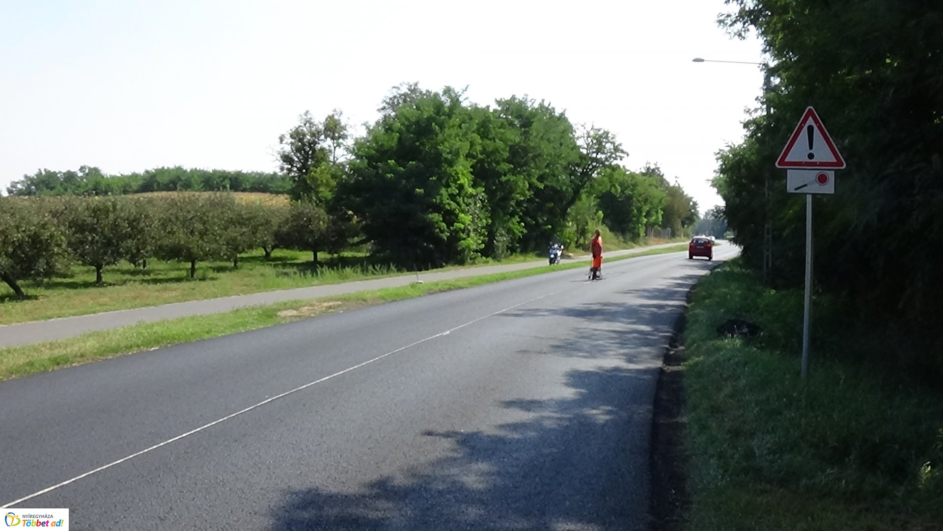 Burkolati jeleket festenek a Westsik Vilmos úton 