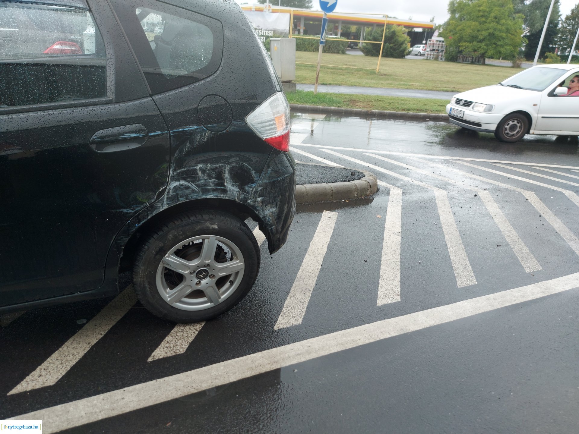 Busz és autó ütközött 