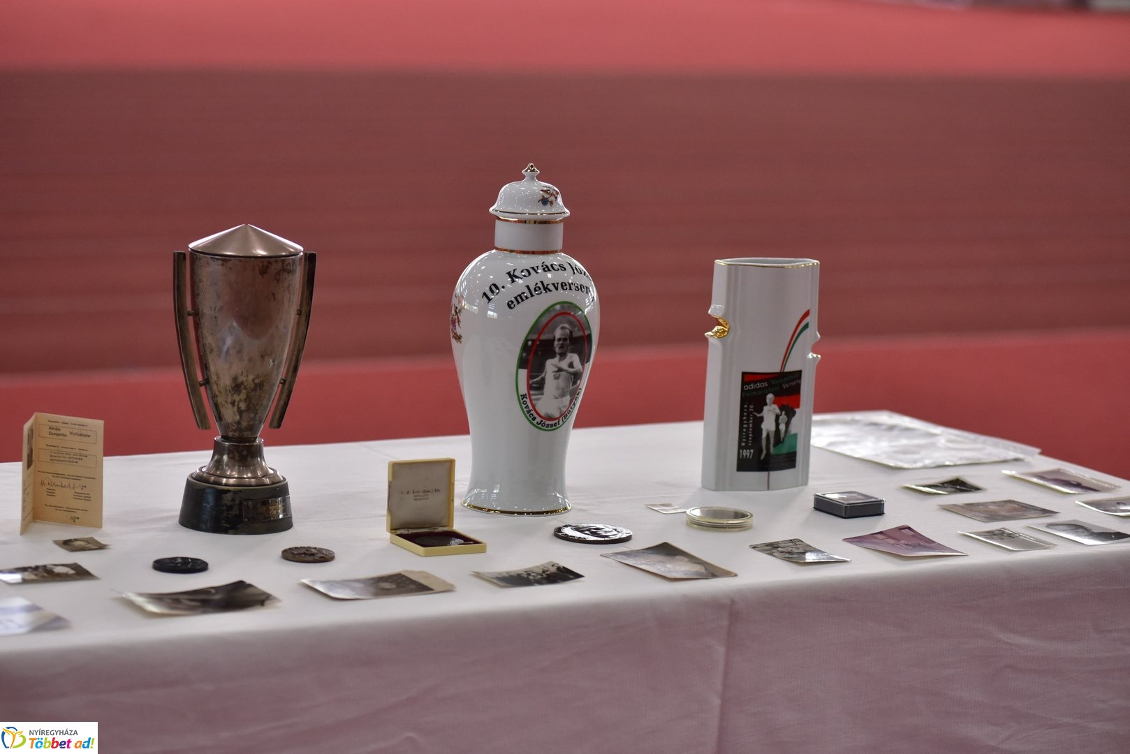 Bütyök emlékfutás az Atlétikai Centrumban