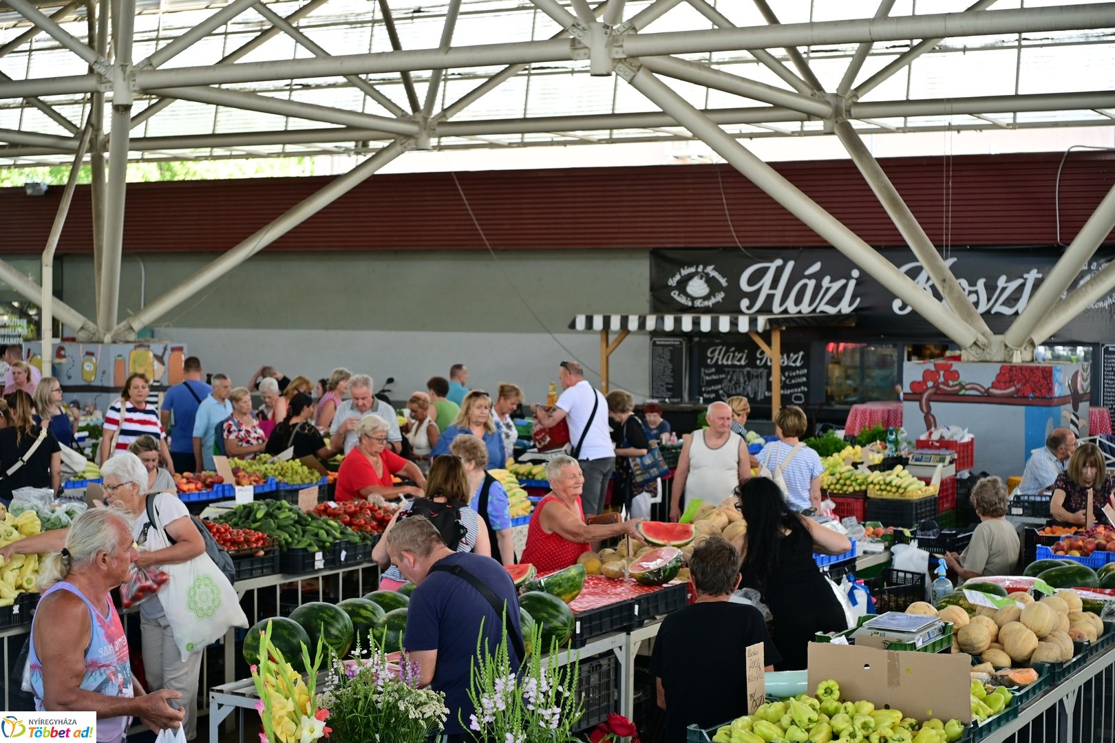 Búza téri piac 2025 júliusában