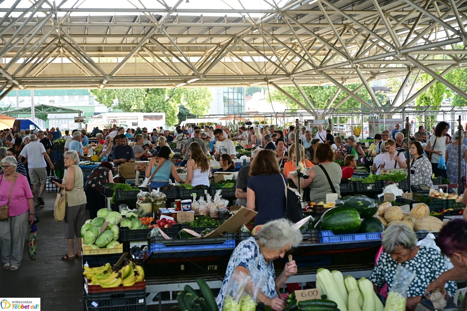 Búza téri piac 2025 júliusában