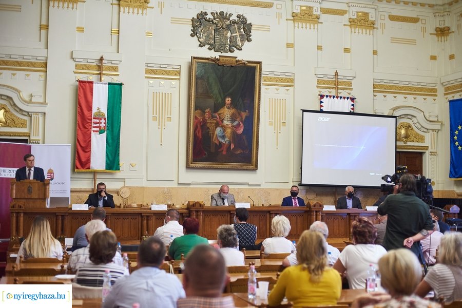 CIC Fórum a Megyeházán