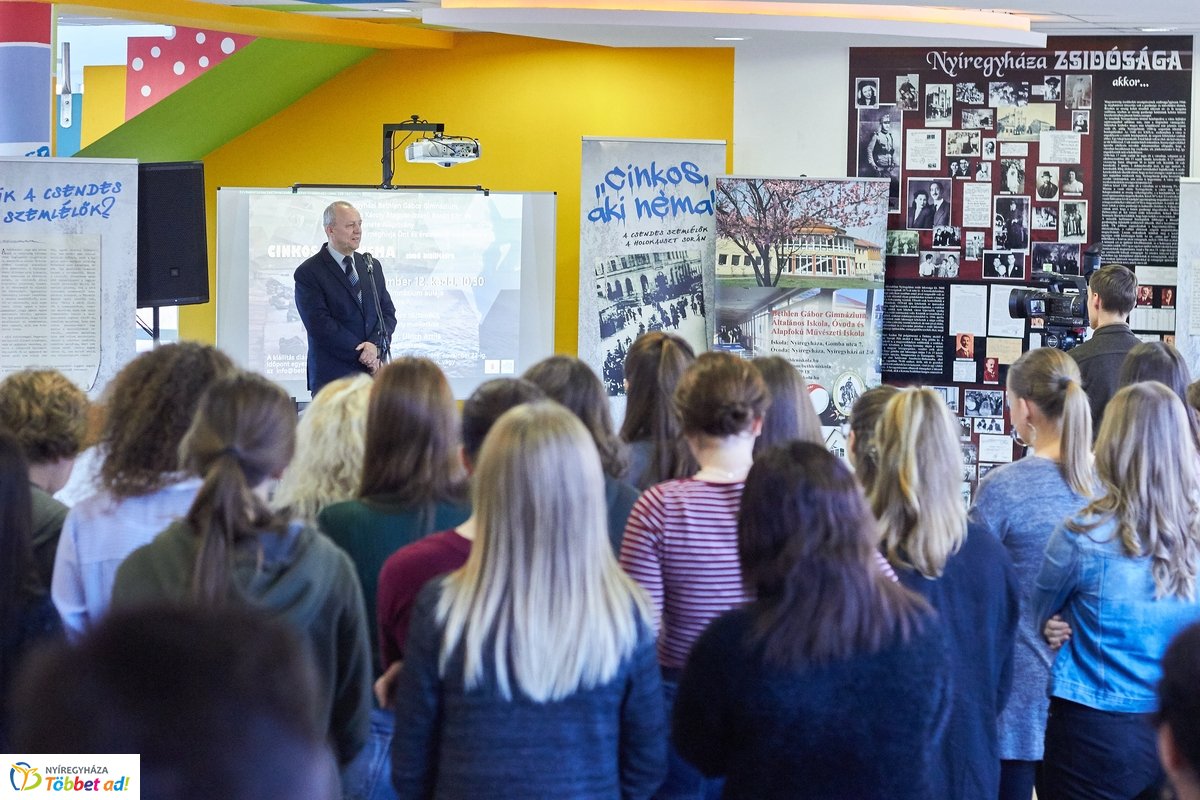 Cinkos, aki néma - kiállítás a Bethlen Gábor iskolában