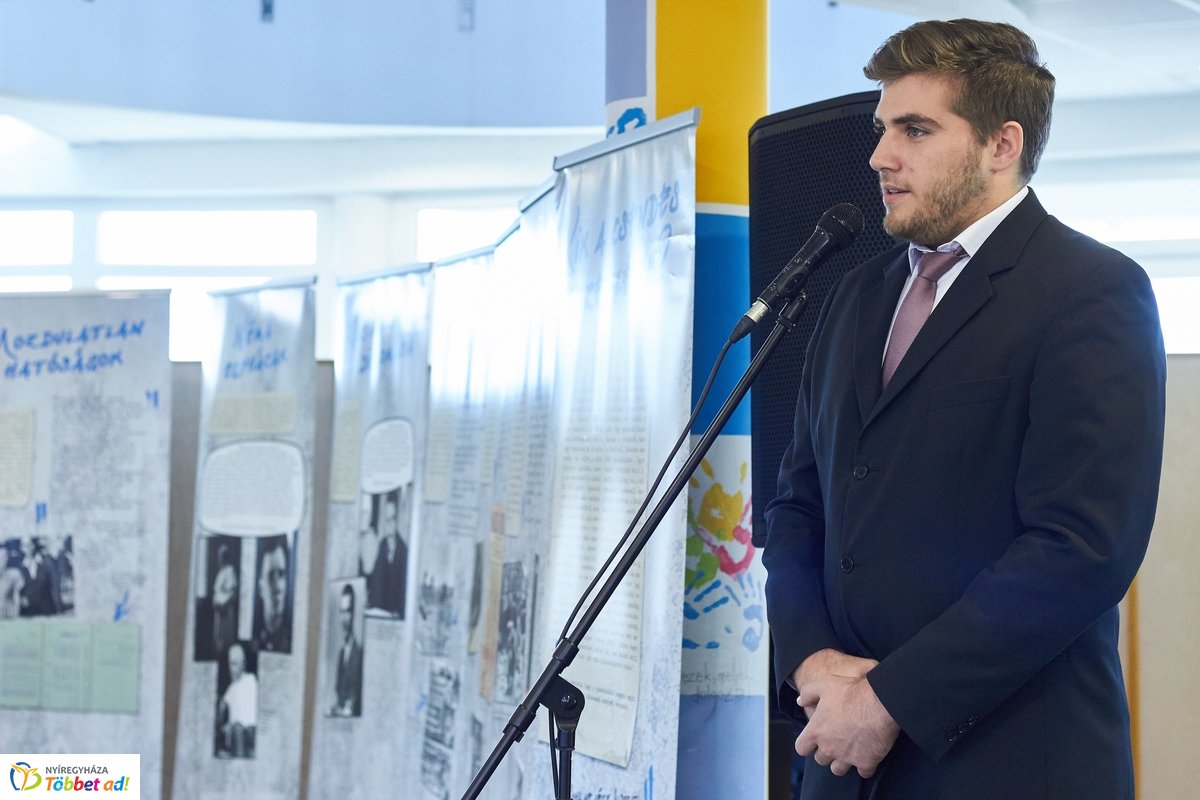 Cinkos, aki néma - kiállítás a Bethlen Gábor iskolában