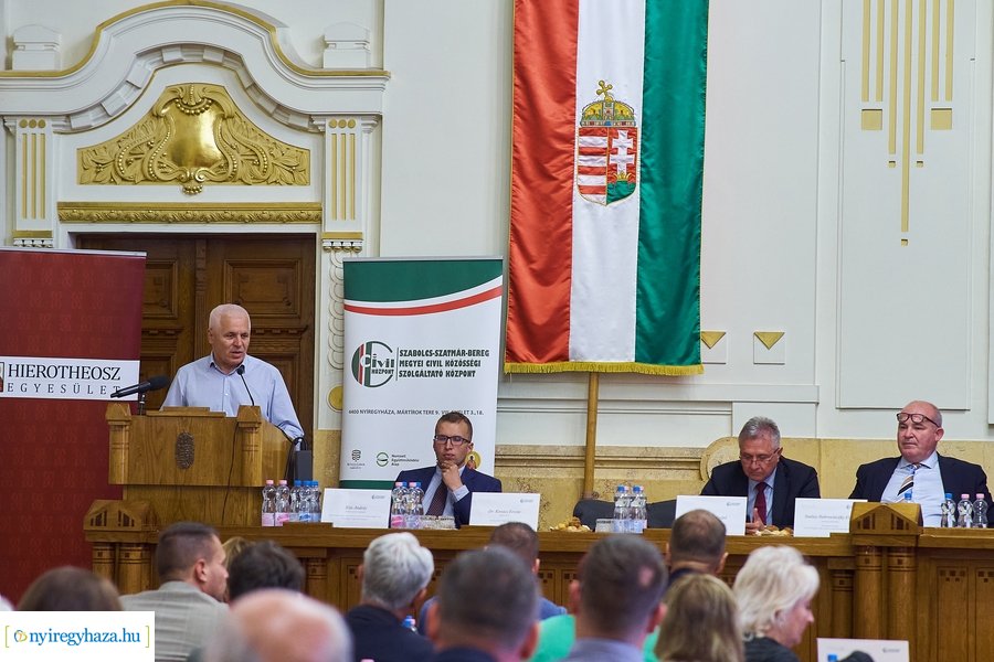 Civil fórum a Megyeházán 20220913