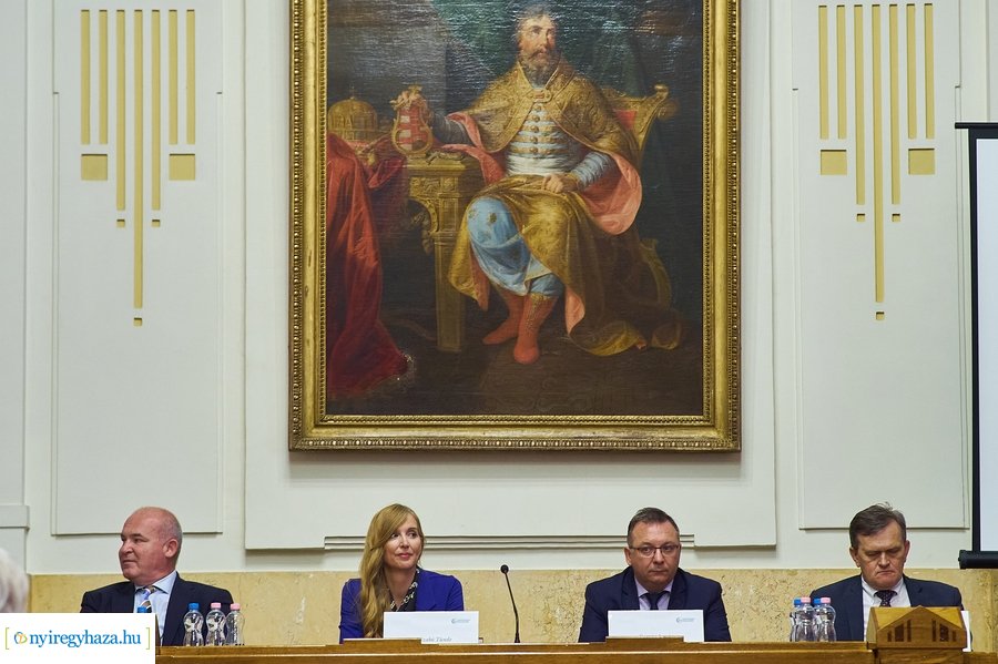 Civil fórum a Megyeházán 20220913